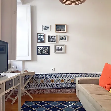 Apartment Bairro Alto Yellow By Homing