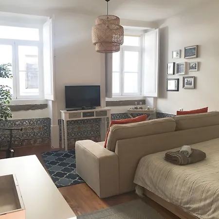 Apartment Bairro Alto Yellow By Homing